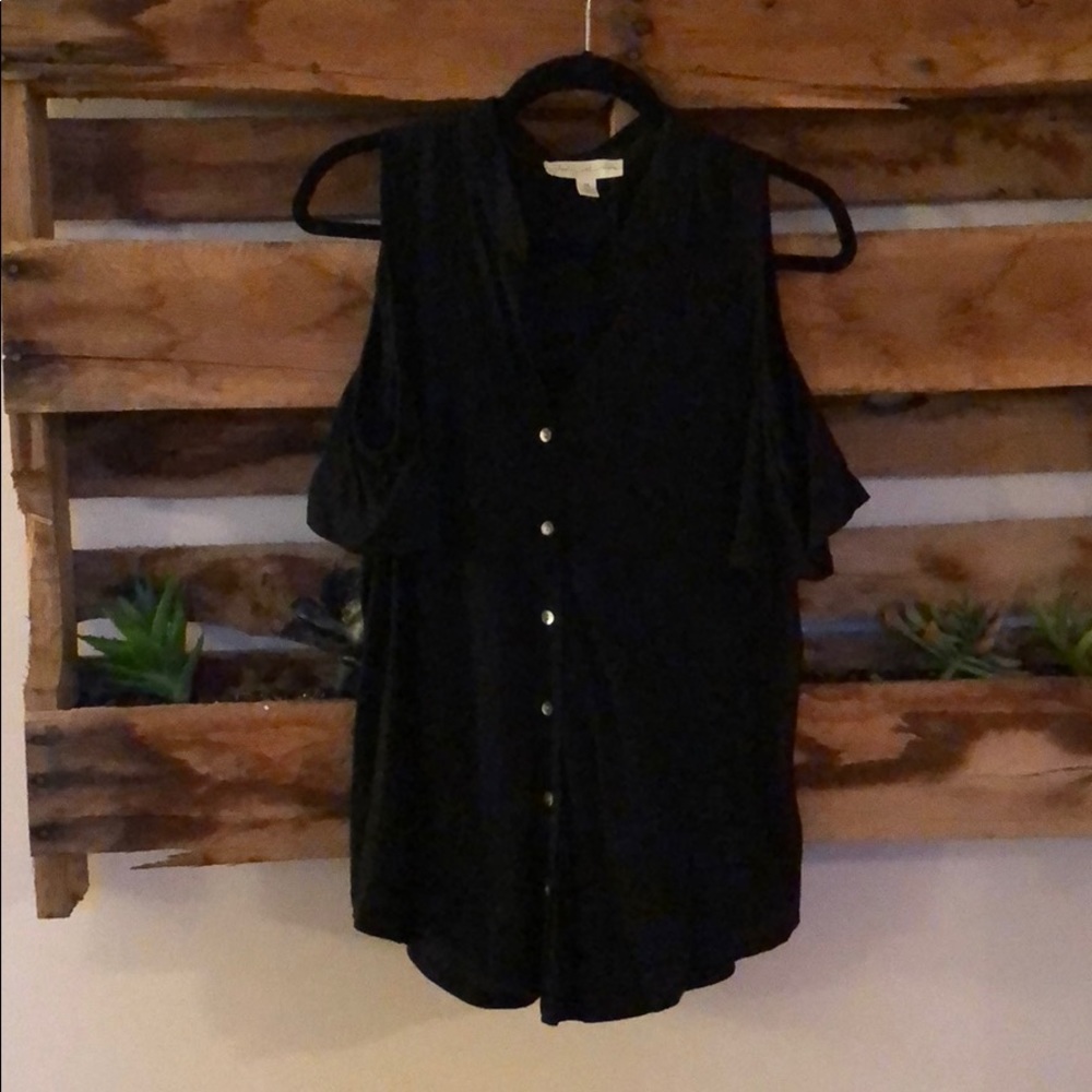 Black cold shoulder t-shirt